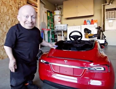 Ήθελε να αυτοκτονήσει ο «Mini-Me» λίγο πριν πεθάνει!